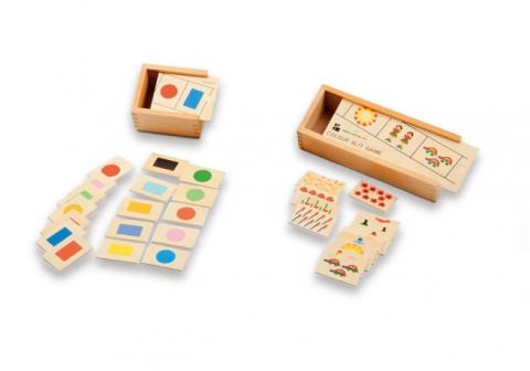 Дидактична гра з кольоровими щілинами