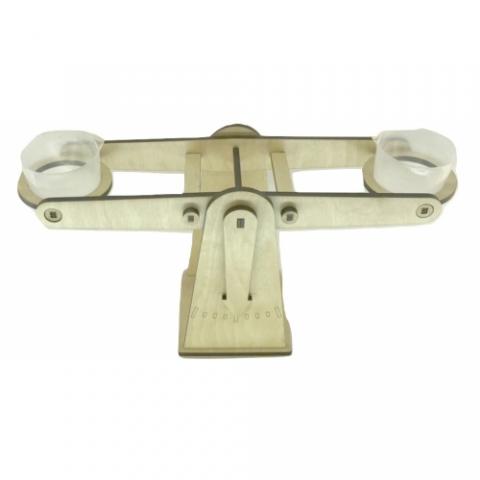 Терези лабораторні дерев'яні